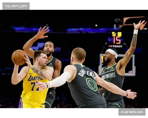 湖人与森林狼对决：东契奇与爱德华兹之战，湖人能否逆袭成功